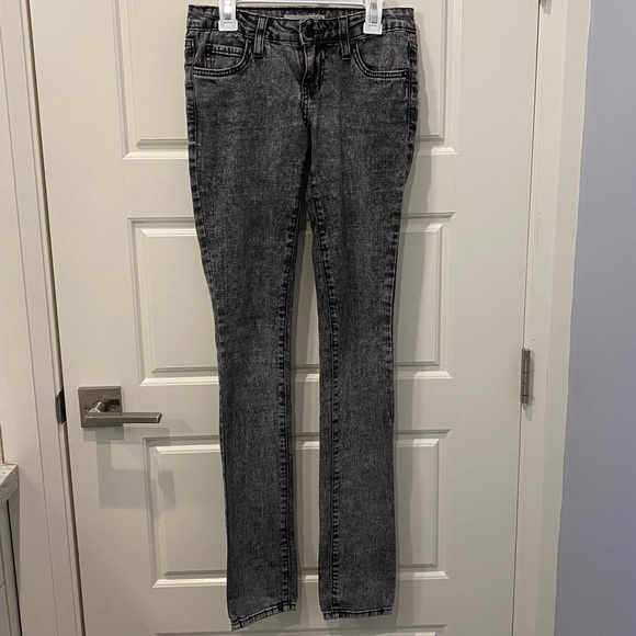 2/$10 2.1 Denim Acid Wash Grey Skinny Jeans Size 25 - Picture 2 of 5